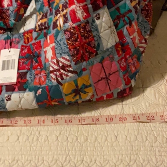 Vera Bradley “Under the Tree” Large Travel Duffel & Hanging Travel Organizer set - Picture 6 of 9